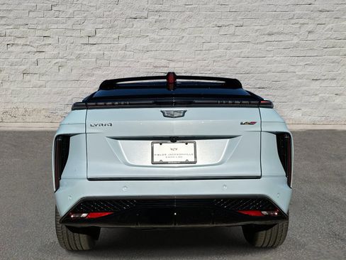 New 2026 Cadillac Lyriq V w/ Exterior Carbon Fiber Package image 4