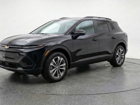 Used 2025 Chevrolet Equinox LT FWD image 3