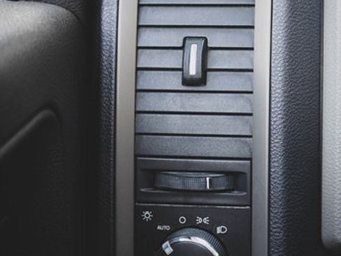 Used 2011 RAM 1500 Tradesman image 7