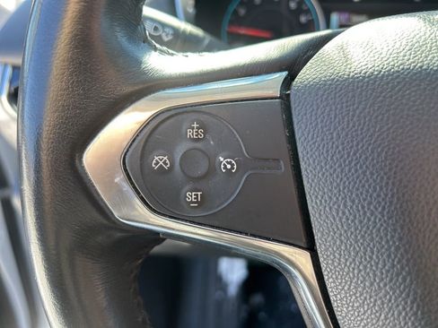 Used 2018 Chevrolet Traverse LT image 17