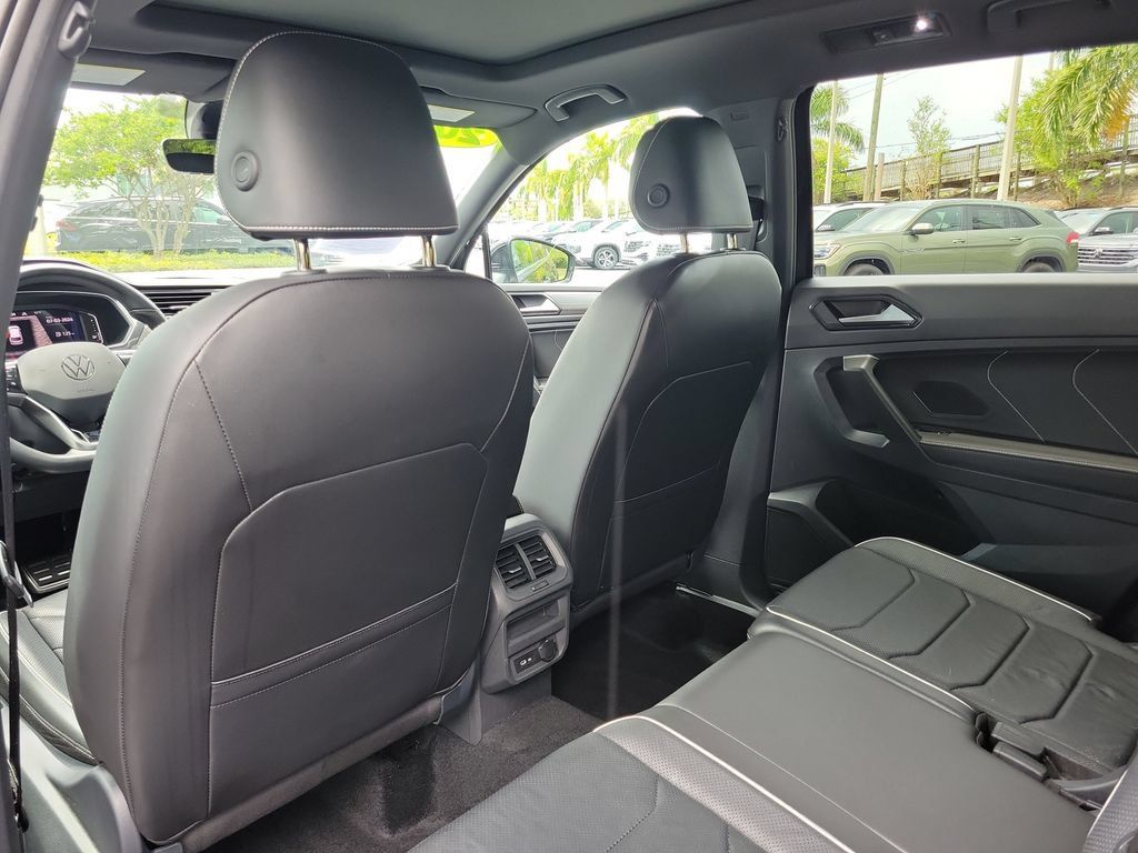 Used 2024 Volkswagen Tiguan SEL R-Line AWD/4WD image 12