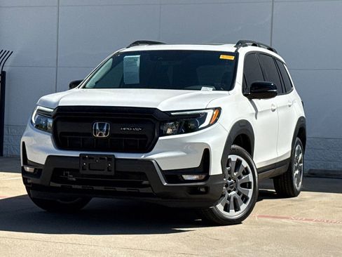 Used 2025 Honda Passport Black Edition image 1