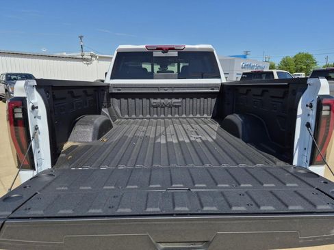 New 2026 GMC Sierra 2500 AT4 w/ AT4 Premium Plus Package AWD/4WD image 7