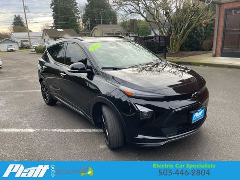Used 2023 Chevrolet Bolt EUV Premier w/ Sun & Sound Package image 13