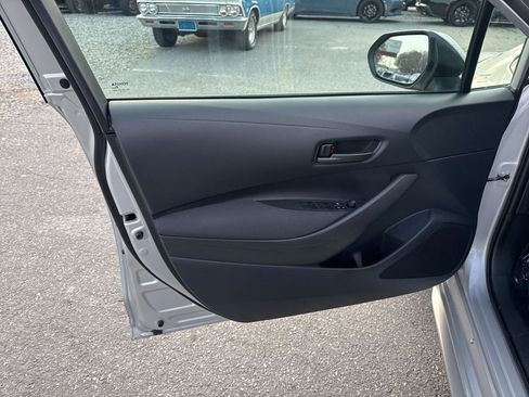Used 2025 Toyota Corolla LE image 22