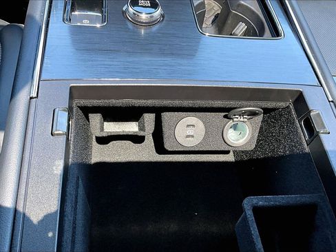 Used 2025 Lincoln Aviator AWD image 36