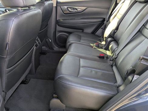 Used 2016 Nissan Rogue SL w/ SL Premium Package image 18