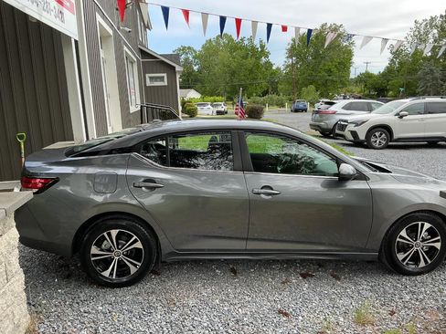 Used 2022 Nissan Sentra SV FWD image 6