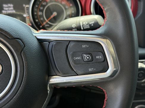 Used 2023 Jeep Gladiator Rubicon w/ LED Lighting Group AWD/4WD image 18