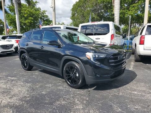 Used 2019 GMC Terrain SLT w/ Black Edition image 2