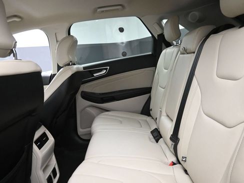 Used 2019 Ford Edge Titanium AWD/4WD image 14