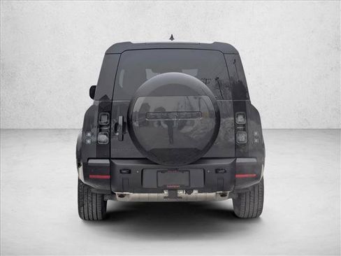 Used 2026 Land Rover Defender 130 X-Dynamic SE AWD/4WD image 8