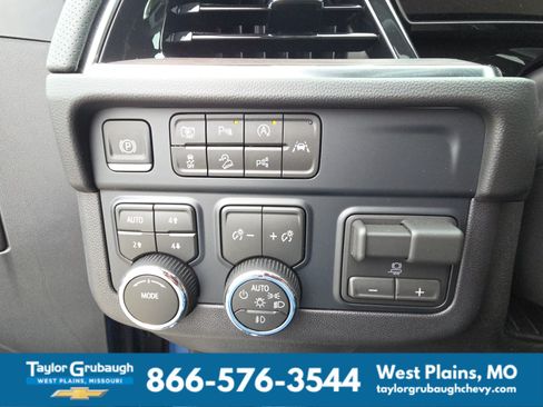 New 2026 Chevrolet Tahoe Premier w/ Sun And Tow Package AWD/4WD image 20