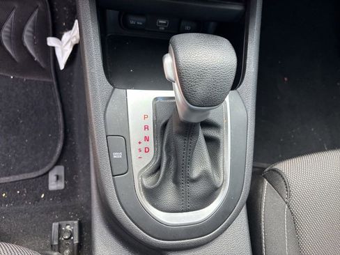 Used 2024 Kia Forte LXS w/ LXS Technology Package FWD image 16