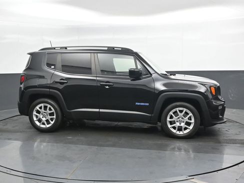 Used 2019 Jeep Renegade Latitude FWD image 4