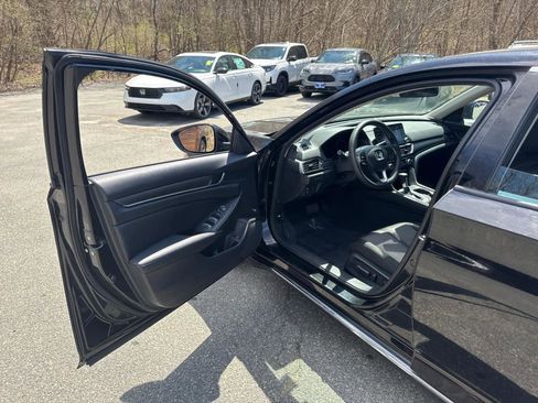 Used 2020 Honda Accord EX image 12