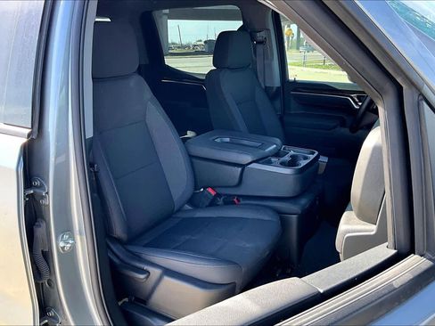 Used 2025 GMC Sierra 1500 Elevation image 9