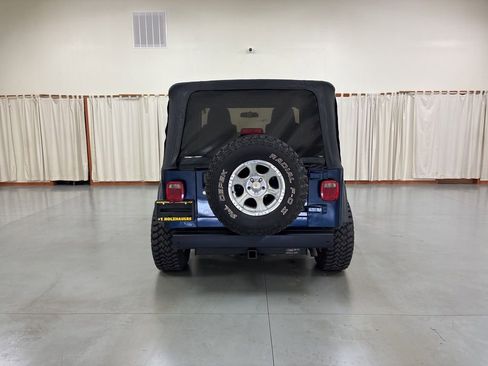 Used 2004 Jeep Wrangler 4WD w/ 30" Tire & Wheel Group image 7