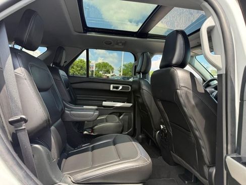Used 2022 Ford Explorer XLT w/ Equipment Group 202A AWD/4WD image 10