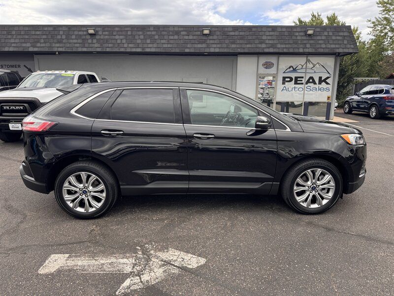 Used 2022 Ford Edge Titanium w/ Class II Trailer Tow Package AWD/4WD image 8