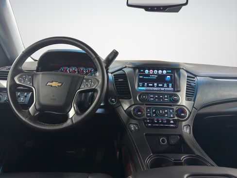 Used 2017 Chevrolet Suburban LT w/ LT Signature Package AWD/4WD image 14