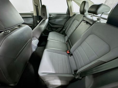 Used 2025 Volkswagen Jetta SE FWD image 27