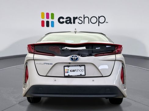 Used 2017 Toyota Prius Prime Advanced image 4