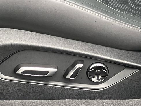 Used 2025 Acura TLX w/ Technology Package image 17