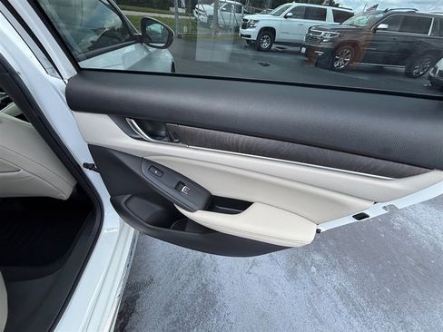 Used 2019 Honda Accord Touring image 36