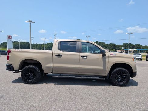 Used 2022 Chevrolet Silverado 1500 LT Trail Boss w/ Protection Package AWD/4WD image 6