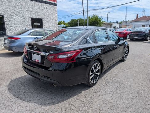 Used 2017 Nissan Altima 2.5 SR w/ LED Appearance Package FWD image 7