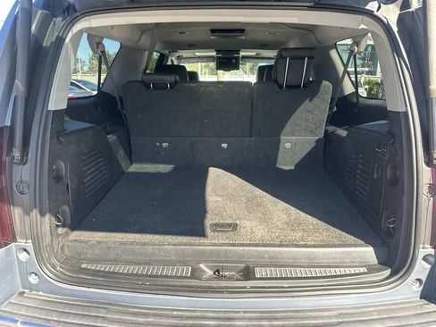 Used 2015 Chevrolet Suburban LTZ RWD image 7