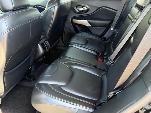 Used 2018 Jeep Cherokee Limited w/ High Altitude Package AWD/4WD image 16