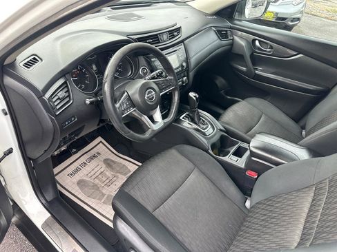 Used 2017 Nissan Rogue SV AWD/4WD image 17