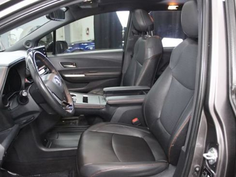 Used 2022 Toyota Sienna XSE w/ XSE Plus Package FWD image 12