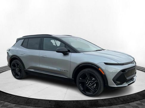 New 2026 Chevrolet Equinox EV RS image 8