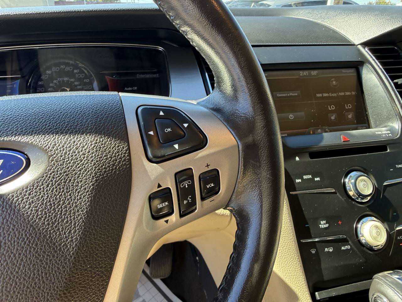 Used 2015 Ford Taurus SEL w/ Equipment Group 201A FWD image 16