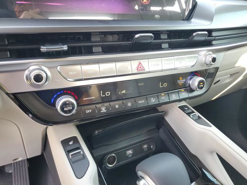New 2025 Kia Telluride S image 17