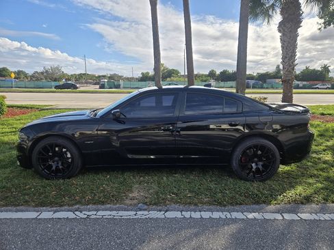 Used 2016 Dodge Charger R/T image 11