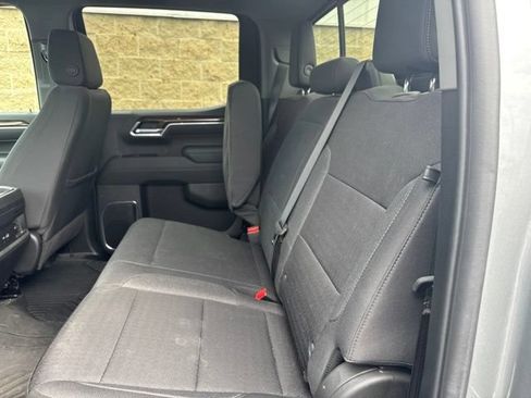 Used 2025 Chevrolet Silverado 1500 LT AWD/4WD image 11