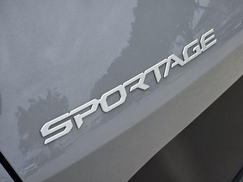 New 2026 Kia Sportage EX image 8