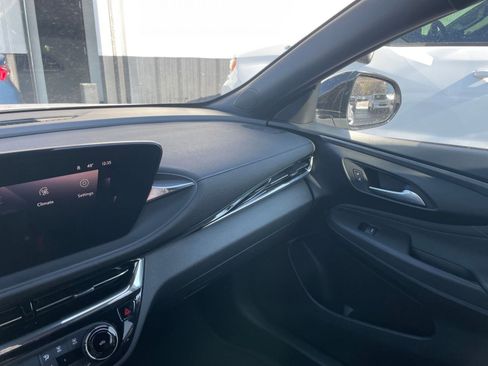 Used 2025 Buick Envista Sport Touring image 33