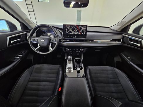 Used 2025 Mitsubishi Outlander SE AWD/4WD image 21