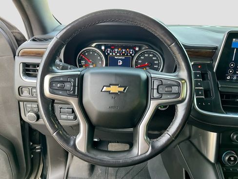 Used 2021 Chevrolet Suburban Premier w/ Premium Package AWD/4WD image 11