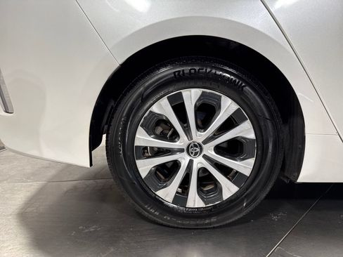 Used 2021 Toyota Prius Prime XLE FWD image 13