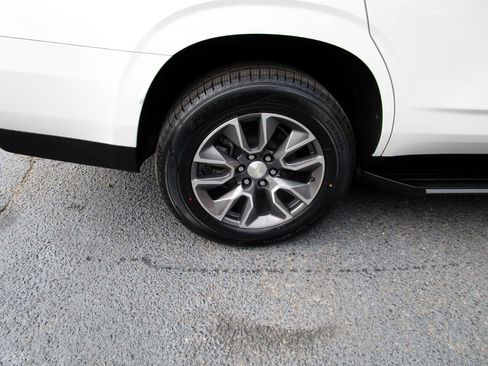 Used 2022 Chevrolet Tahoe LT w/ LT Signature Package image 31