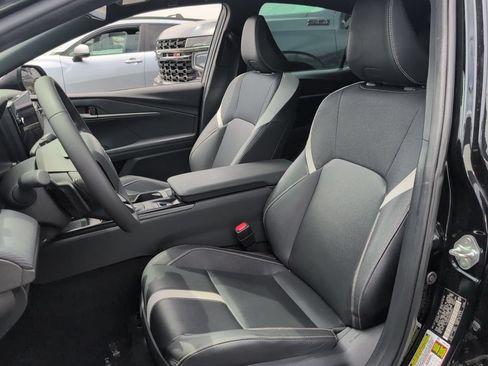 Used 2025 Toyota Camry SE w/ Multimedia Upgrade Package FWD image 8