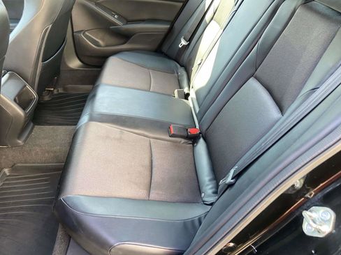 Used 2018 Honda Accord Sport image 8