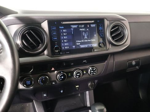 Used 2017 Toyota Tacoma TRD Off-Road w/ Tow Package (A/T) AWD/4WD image 5