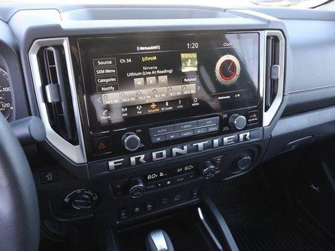 Used 2025 Nissan Frontier SV w/ SV Convenience Package image 15